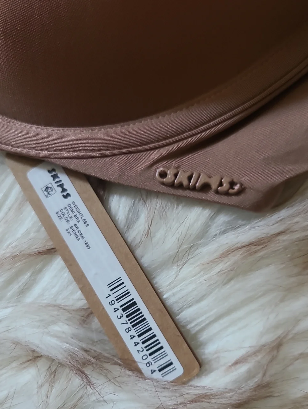 SKIMS nwt weightless